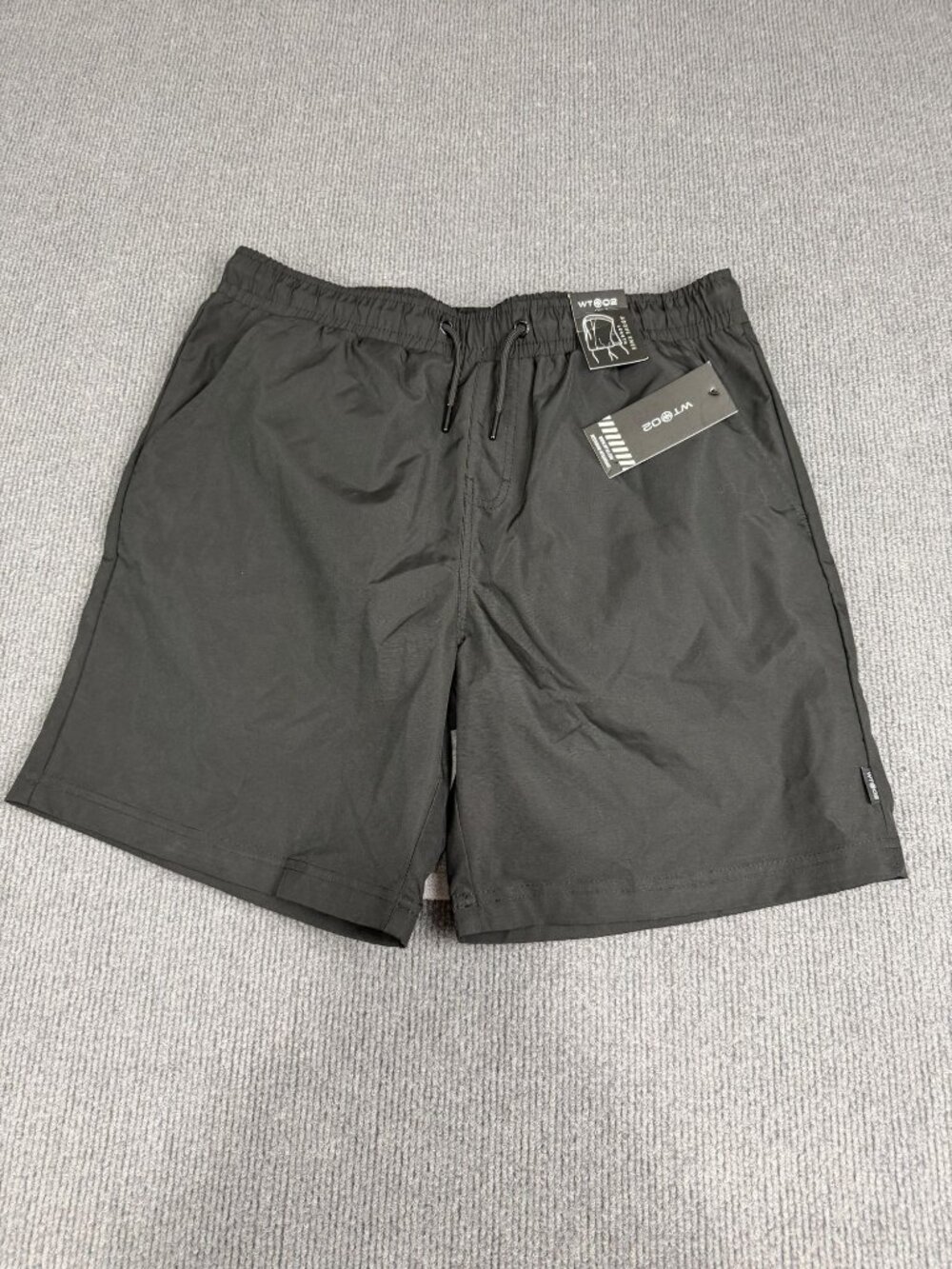 WT02 Mens Black Above Knee Shorts NWT L